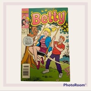 Betty 16, Aug ’94 Archie Comics Vintage Comic Book